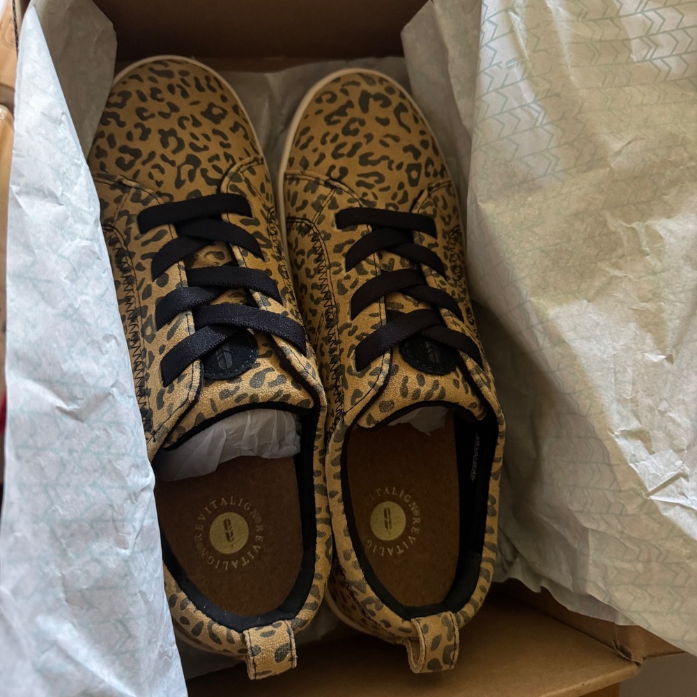 Revitalign Women Leopard Malibu Misty Lace Up Sneakers 9.5 RV1327LE0095